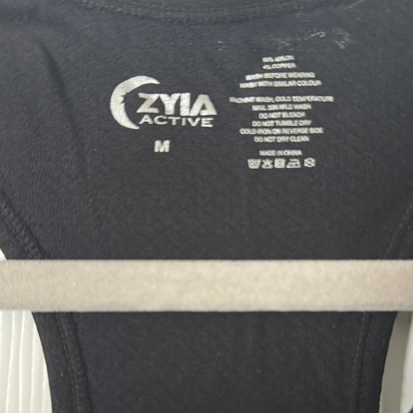 ZYIA Active Black Copper Charge Tank - Picture 2 of 2